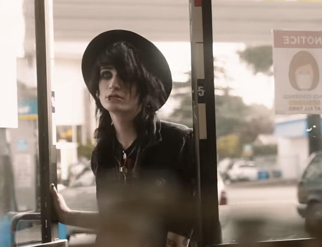 Official petition for Johnnie guilbert to bring back this hat