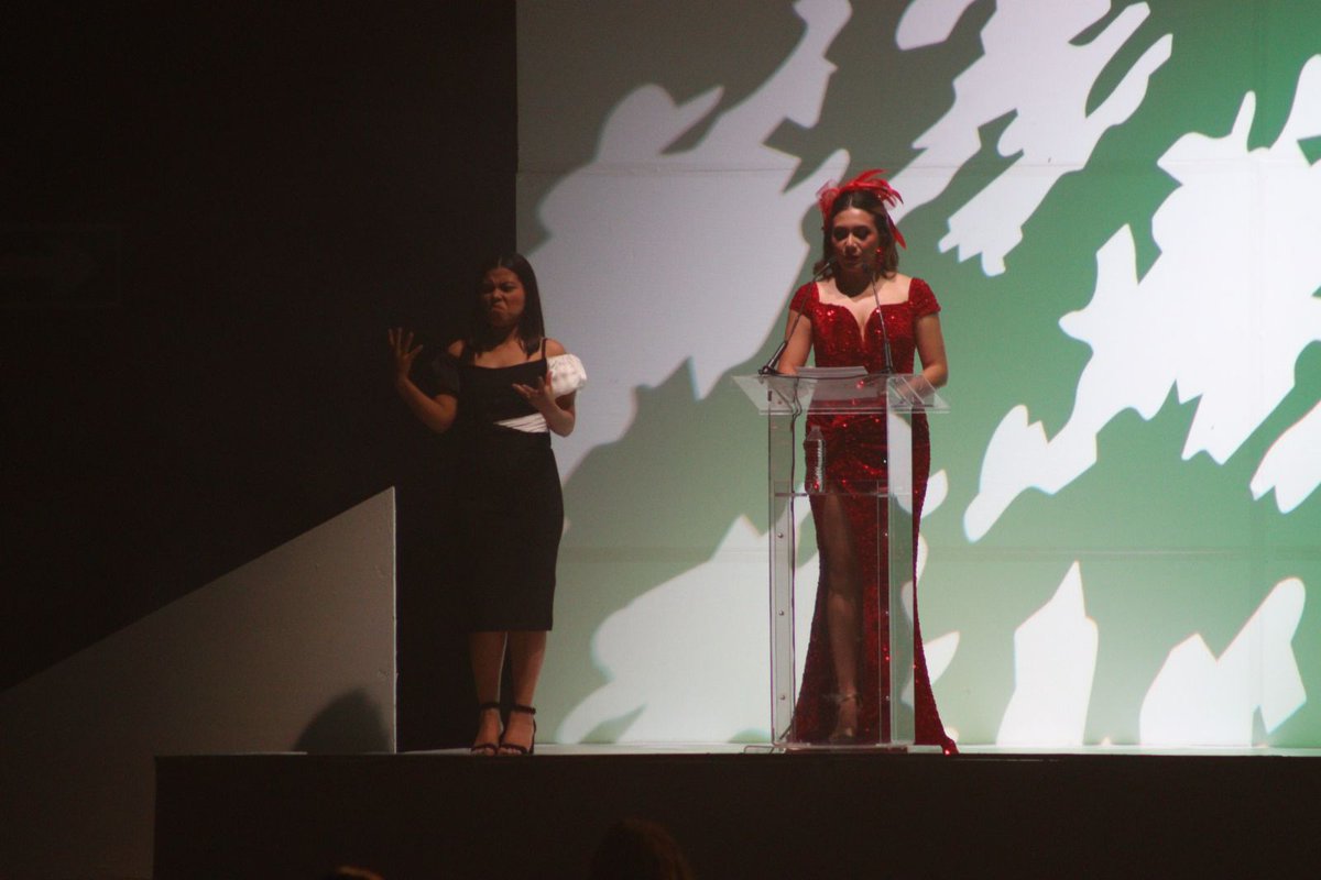 TVTenlinea's tweet photo. #DesfileDeModas👗✨ Da inicio en el Centro de Convenciones el Desfile de Modas de Embajadoras, "Eternamente Flor 2024",  conducido por Gabriela Vargas. https://t.co/psWclFBY8G