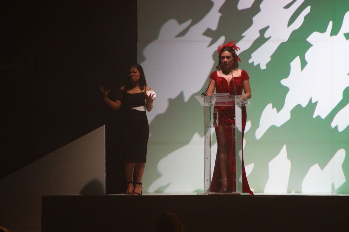 TVTenlinea's tweet photo. #DesfileDeModas👗✨ Da inicio en el Centro de Convenciones el Desfile de Modas de Embajadoras, "Eternamente Flor 2024",  conducido por Gabriela Vargas. https://t.co/psWclFBY8G