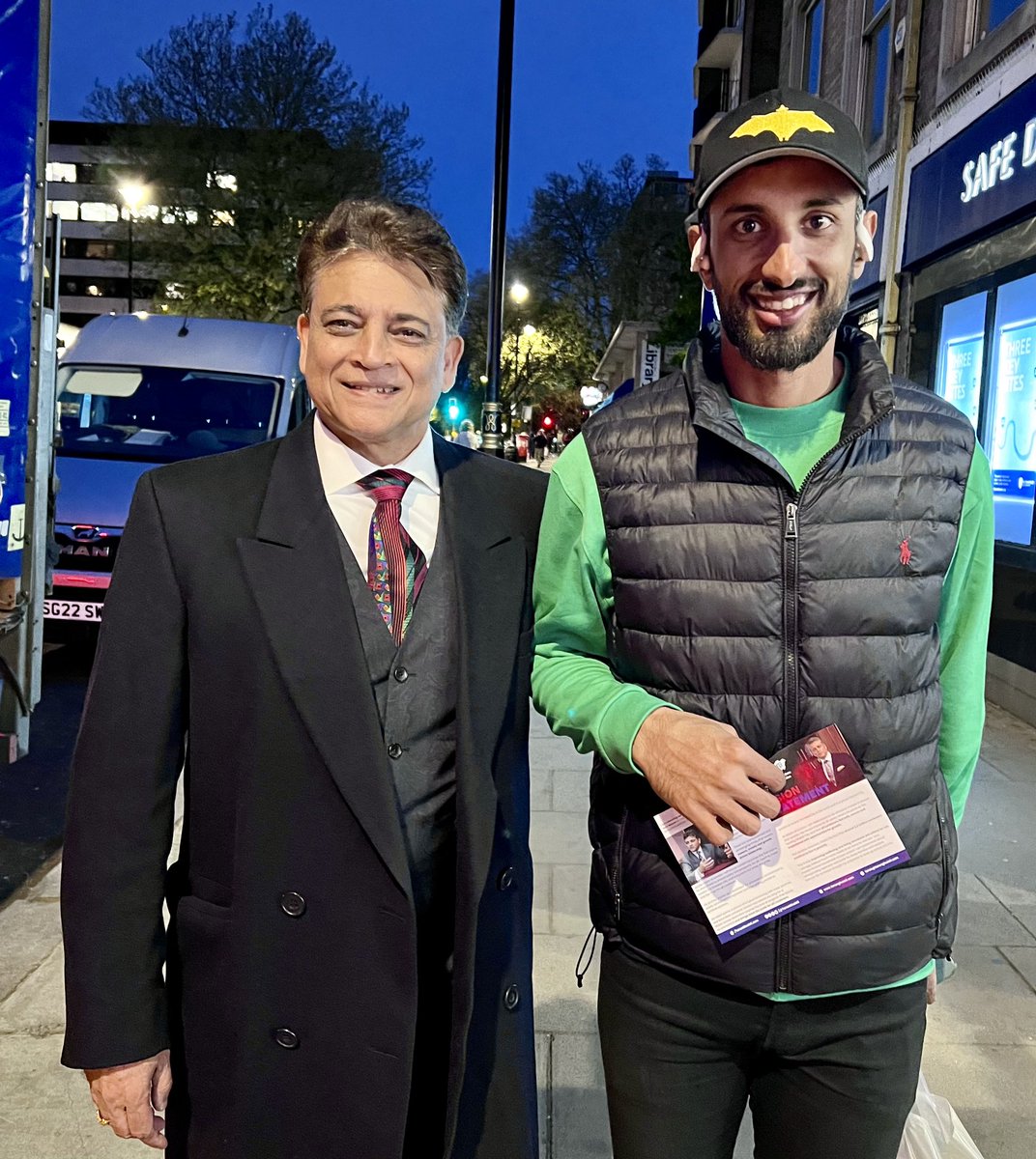 TarunGhulati's tweet photo. Shan Masood Khan @shani_official Captain of the Pakistan Test Cricket Team extended his warm wishes for my victory as the next Mayor of London. #tarunghulati #tarunformayor #tarunghulatiforlondon #tarunghulatiformayor #election #mayoroflondon #pakistancricketteam @TheRealPCB https://t.co/BaqklY6t81
