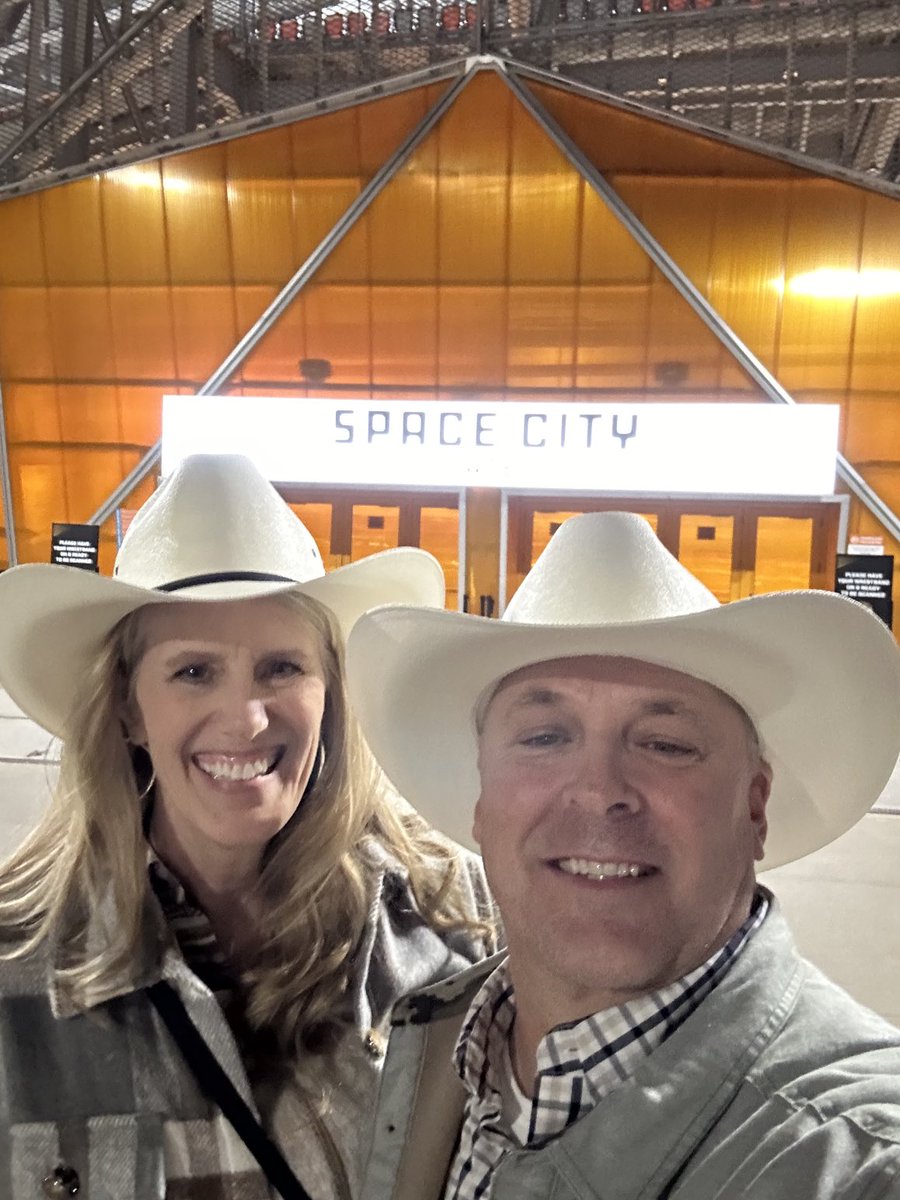 PfISDAthletics's tweet image. Wishing Momma Mac ⁦@McEachernPaige⁩ a Happy Birthday 🎈🎂🎁 today! Not a day over 2️⃣9️⃣!
To say I “out kicked my coverage”, is an understatement!
#blessed🙏
#mystrength