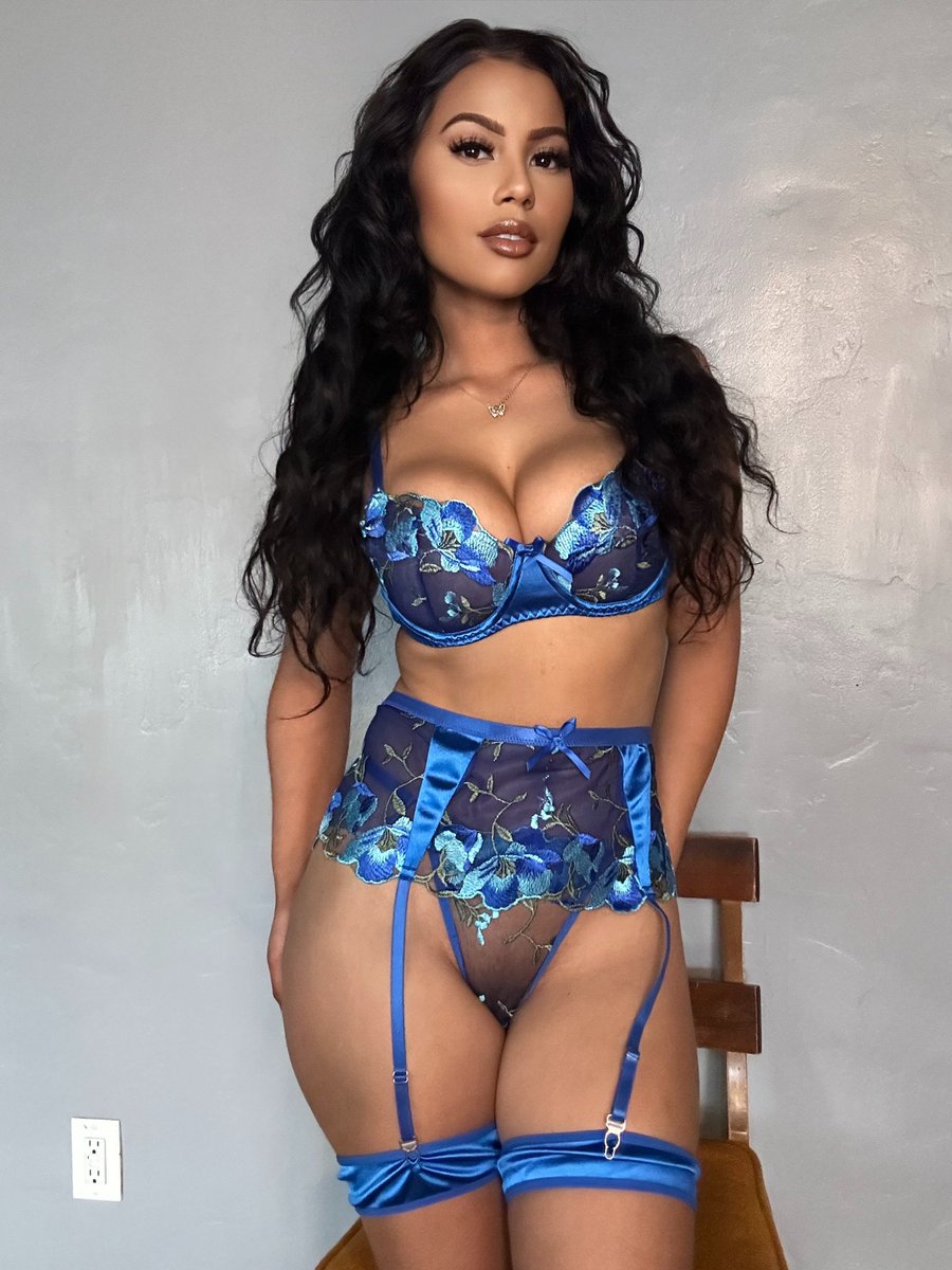 arieljaneill's tweet photo. https://t.co/xXKy5U3Knb https://t.co/2jSUeEmwYB