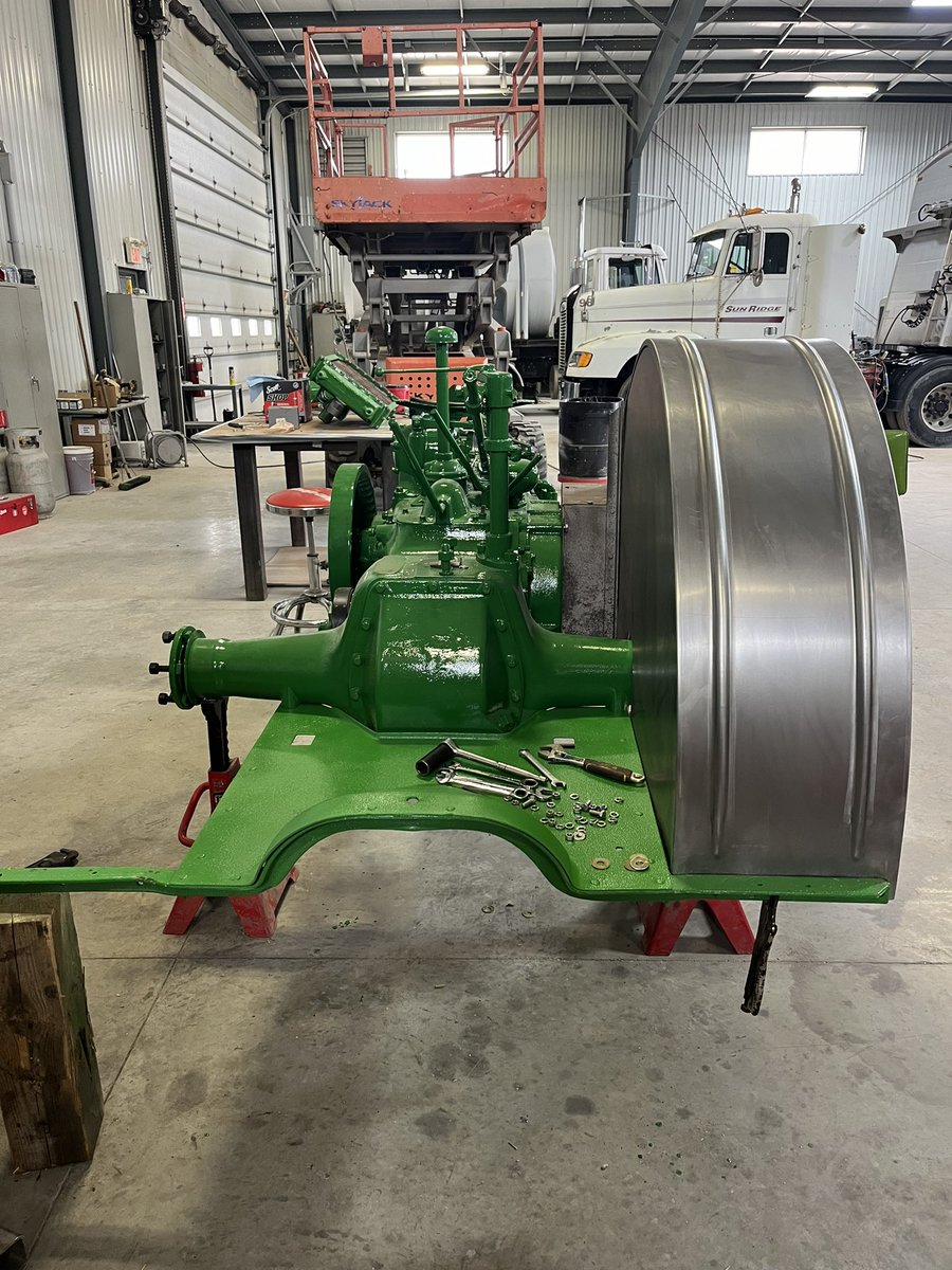 AlanPool16's tweet image. Well today was a day of precision and patience getting fenders mocked up on the AR. The end result is not far away! @JohnDeere  #winterproject