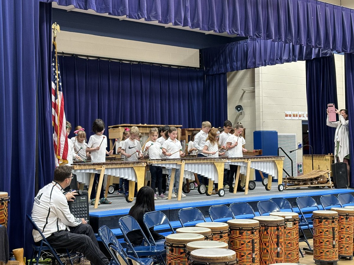 jenfilomena's tweet photo. Thursday’s second grade music assembly was fantastic! Here are some still photos that don’t really do these performances any justice! @EllsworthMusic https://t.co/LWIpucfHM6