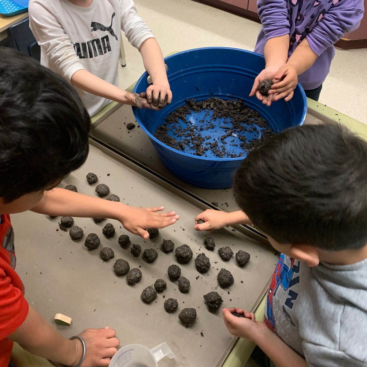 MsMcVey3's tweet photo. With Earth day coming up, @WardeRoseOmar and I invited our S’s to a sensory experience building wild flower seed bombs. 100% recommended. #earthday #orcaproud https://t.co/7k4NH2JxBJ