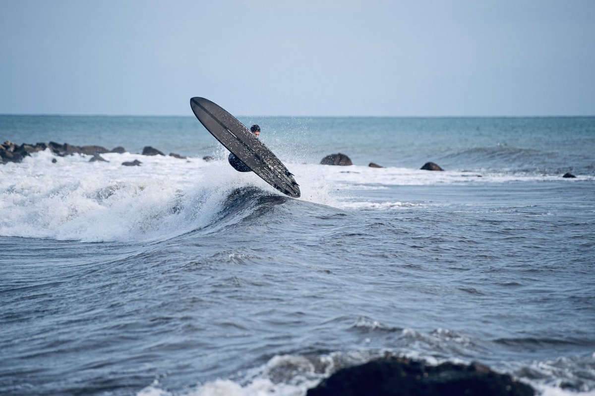 Small ramp, big board #airtime #vertical #italianlongboarding Video credit: @AlessandroTorn2 #longboard #longboarding #longboards #italiansdoitbetter #italia #italiansurf #surfing #surfingitaly #surfitaly #lovesurfing #surf #surfing #lovesurf #surfers #surfallday surfinitaly