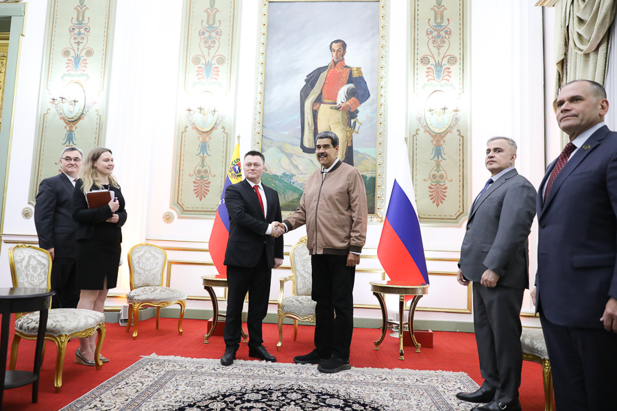 #Entérate 📰 | Presidente Maduro sostiene encuentro con el Fiscal de la Federación de Rusia, Igor Krasnov goo.su/qgirK