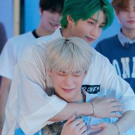 UpdateKBoys's tweet image. 🤧 O Jinjin (ASTRO) irá lançar hoje a música “Fly”, com a presença dos vocais de Moonbin. 

“Fly” foi escrita e composta por Jinjin, mas na época, ele contou com a ajuda do Moonbin para alguns detalhes da mesma.

🔗 v.daum.net/v/202404190913…