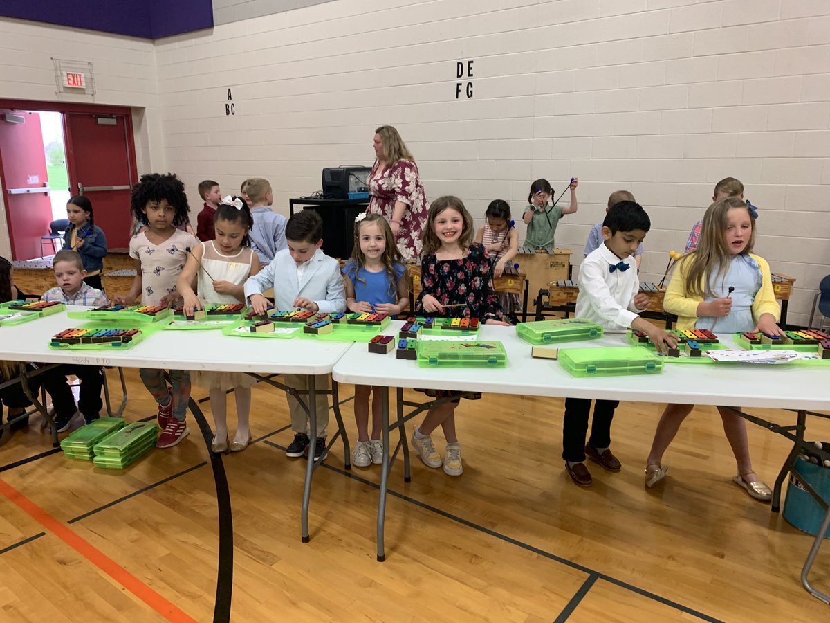 Y4HardyFirst's tweet photo. Great job tonight, first grade musicians! 🎶 https://t.co/pPuawzuKtR