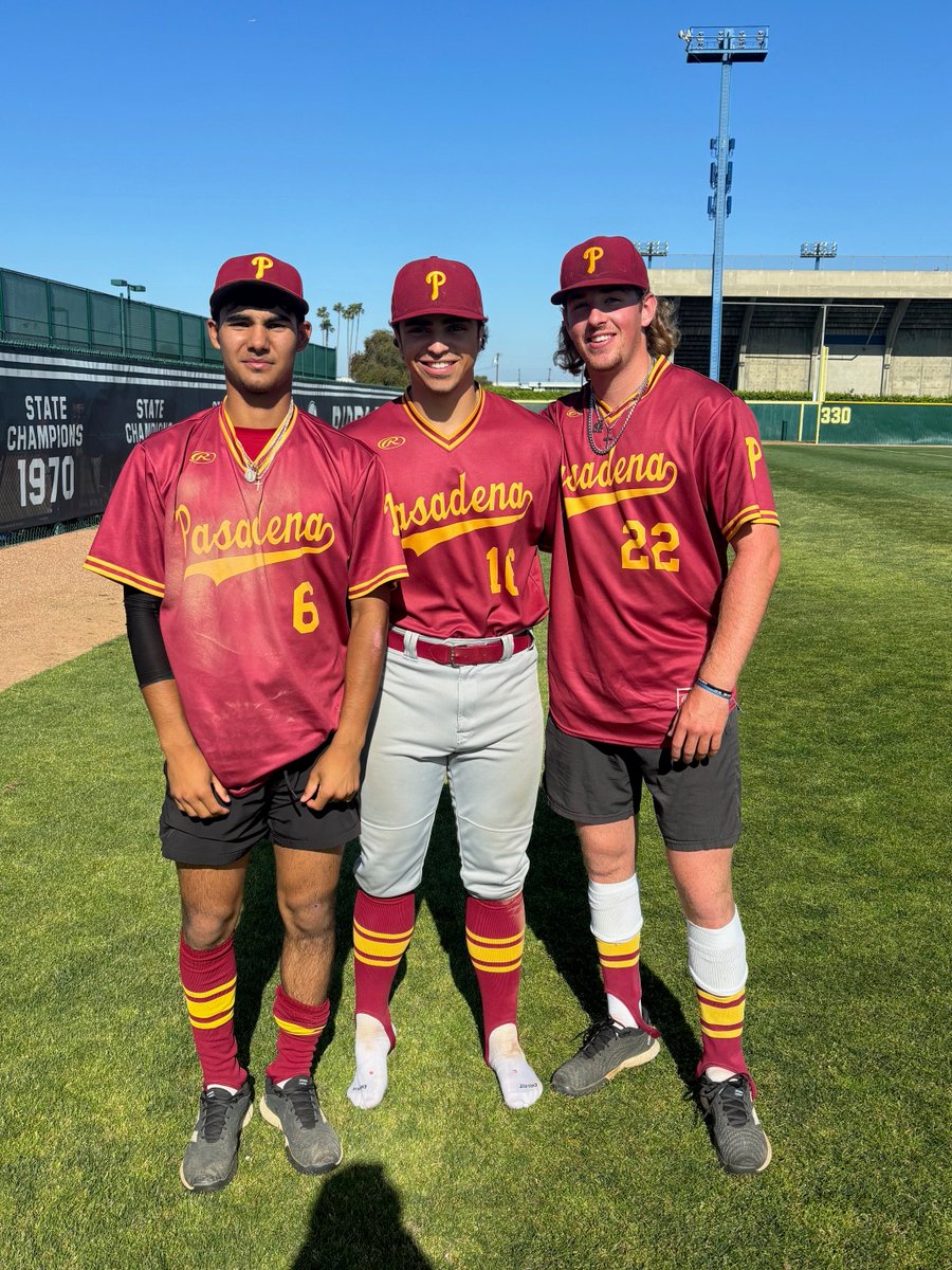 College Baseball: @BaseballPcc defeats No. 1 in state Cerritos, 2-1, at Cerr College. Ferraro went 8+ 1UR, 2H, 6BB, 7K. Griffith enters w/two on & no out & closes door on Falcons. @EvanNahra, @JackEsguerra8 Villanueva come up big at plate. @Nico_Calderaro 210prepsports.com/2024/04/19/fer…