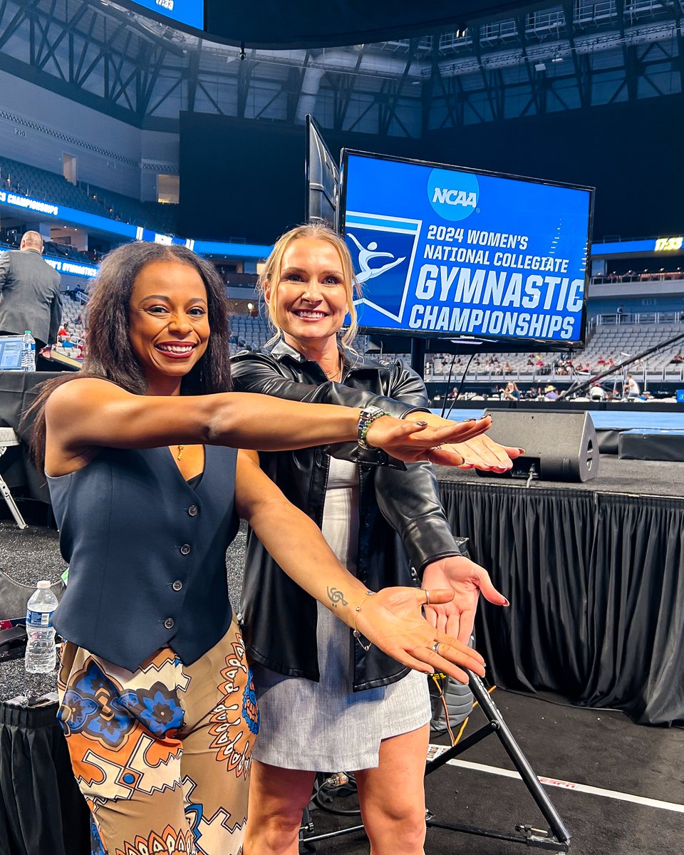 Gators Gym Alum Spotting 🧡💙 Can't wait to hear @KennBaker15 & @bridgetsloan commentating! Listen to Bridget on the Vault/Beam stream: tinyurl.com/2c6xtj5z Listen to Kennedy on the Floor/Bars stream: tinyurl.com/r7x6cedk Quad Box: tinyurl.com/d5zuyf98 #GoGators |