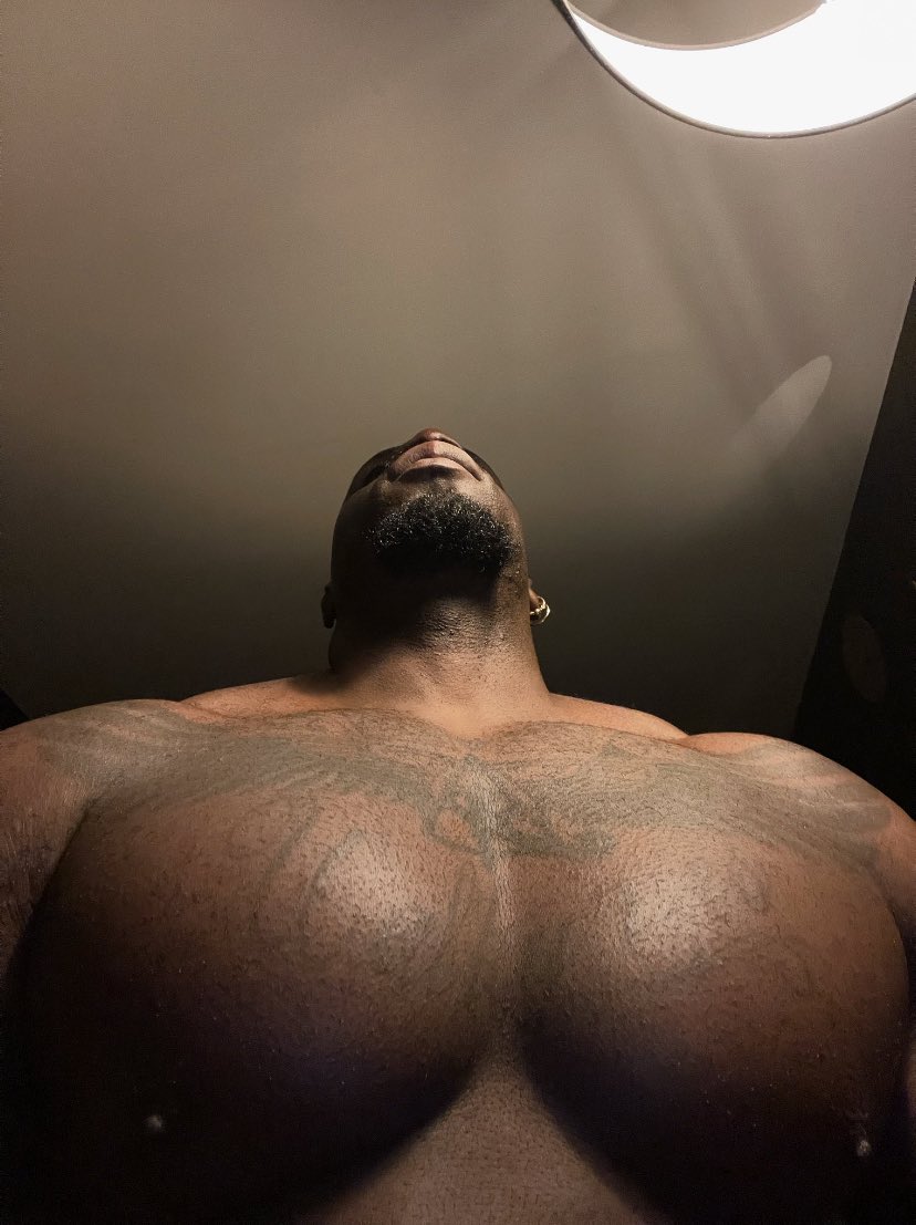 CalvinJoe13282's tweet photo. Chest 🥹 https://t.co/f0t2Uac5eo
