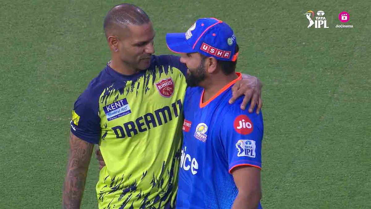 #IPL2024 #IPL #PBKSvsMI #PBKSvMI #MIvPBKS #MIvsPBKS 

#RohitSharma and #ShikharDhawan share a warm hug

WATCH 📹🧐 toi.in/heEpJb/a24gk