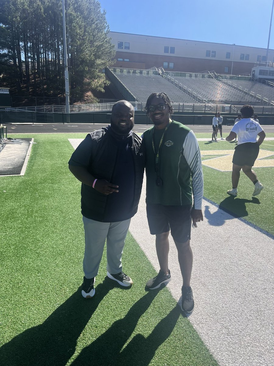 Salute to my guy @_CoachJames for stopping by to check out the guys! Always love bro, one of the best out there! 🔰#4theG🔰