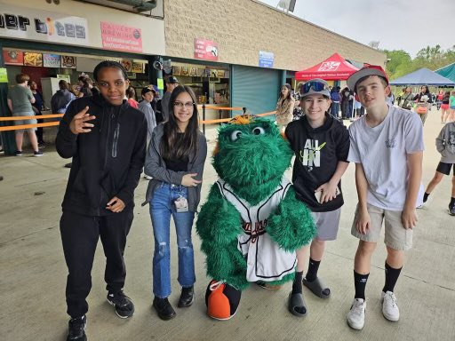 ommsaacps's tweet photo. OMMS AVID at the Baysox game! Everyone had a great time! #avideducation #onestepatatime #aacpsawesome #belonggrowsucceed https://t.co/Sq54CnNm5B