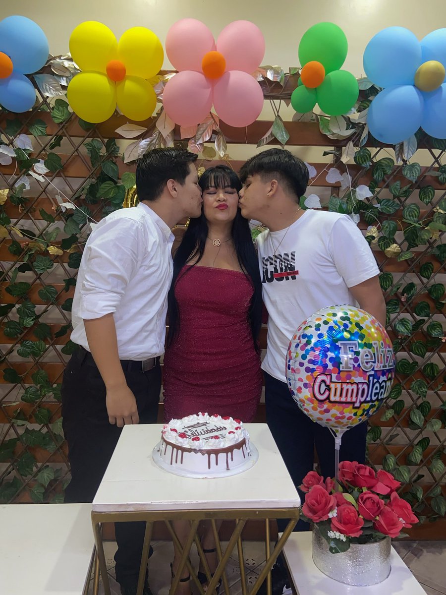 userrtiven's tweet image. my queen 👸🏻