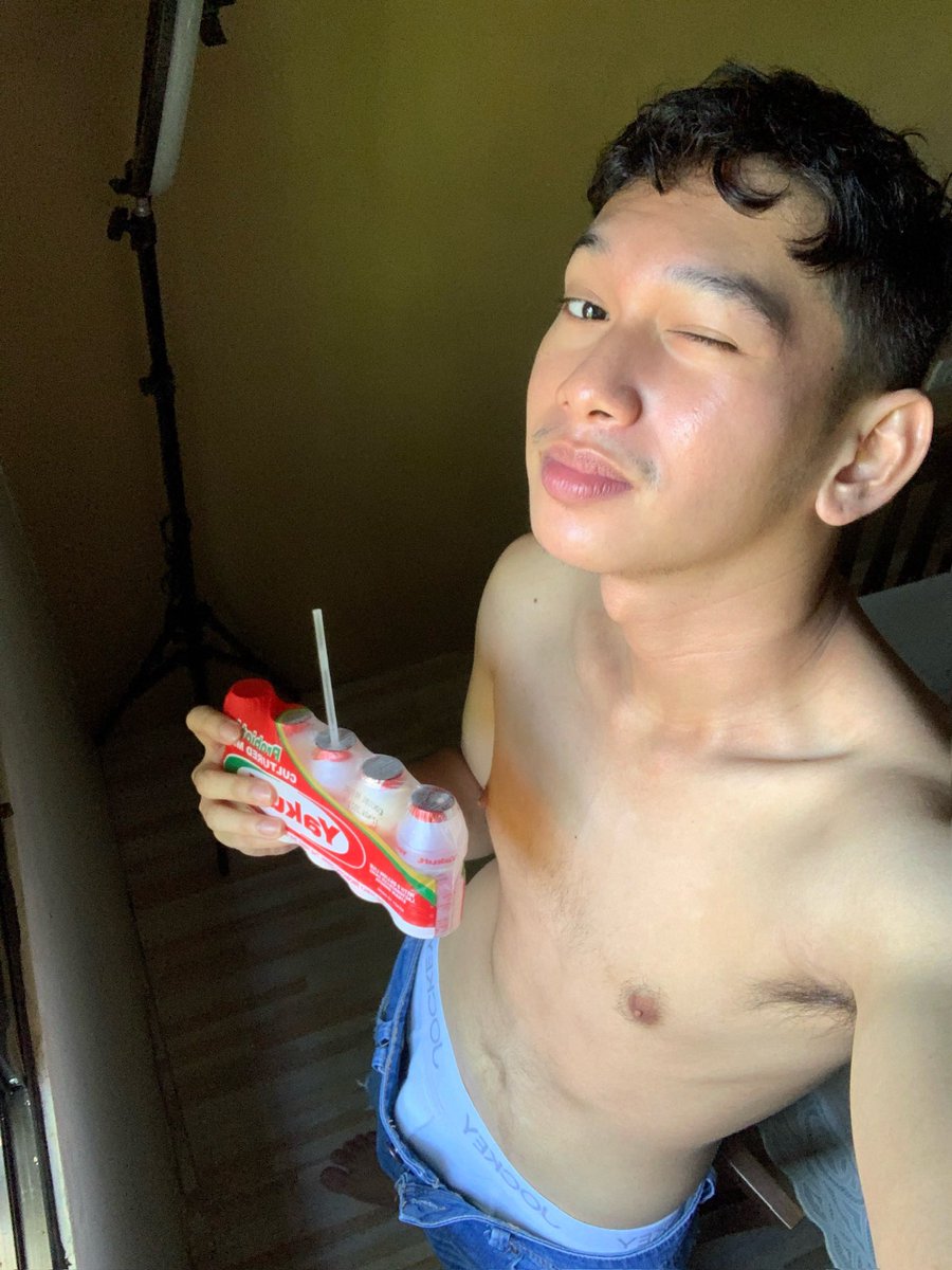 janloxvi's tweet photo. soured milk in the morning https://t.co/UtXo9TvjkF