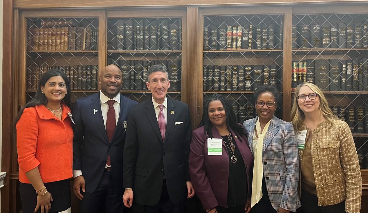 It was great to meet with members of the @ASCO in Washington, including Dr. Gregory Vidal from Shelby County. Thank you for your work to ensure West Tennesseans and their families have access to high quality health care.