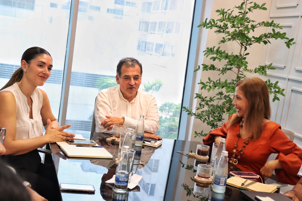 EdurbeOficial's tweet photo. Promovimos la articulación de proyectos estratégicos del Atlántico y Cartagena.

📌Proyecto embarcadero turístico con Fontur, secretaría de desarrollo económico del Atlántico y alcaldes de Repelón, Suan y Campo de la Cruz https://t.co/FnL3tTN5YL