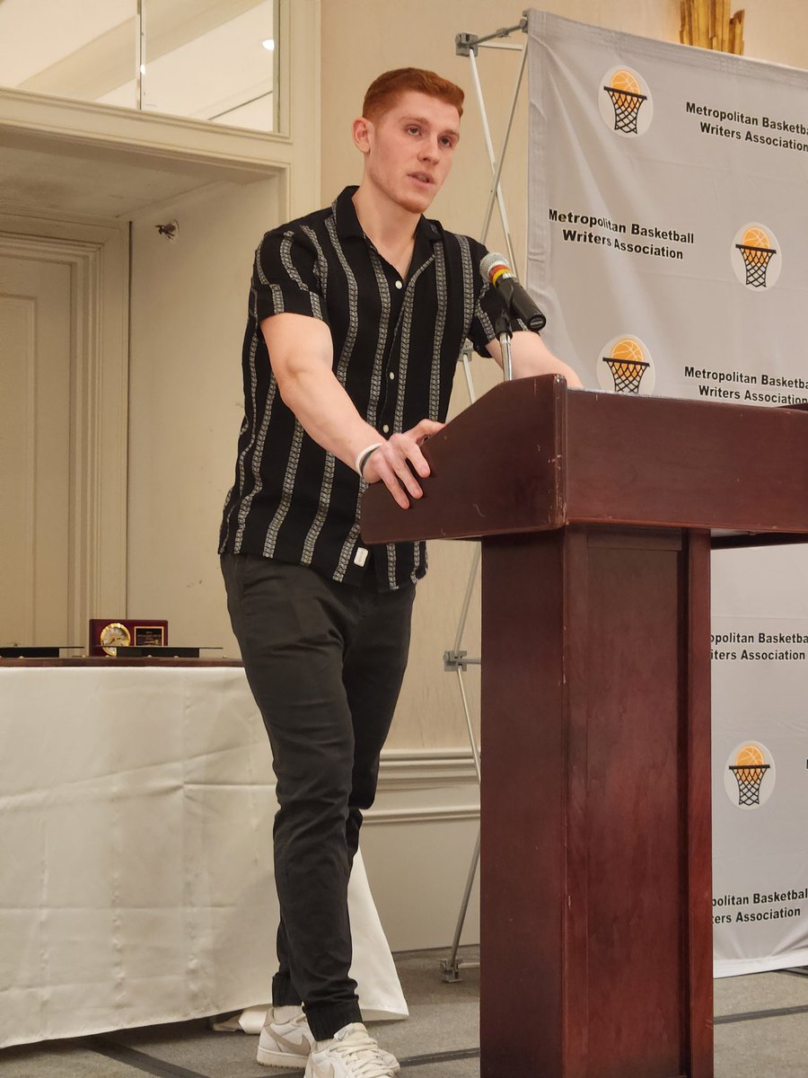 Nick Hurowitz is honored as Division III Player of the Year #CollegeBasketball #PlayerOfTheYear #HaggertyAwards #CaMMVetsMedia: