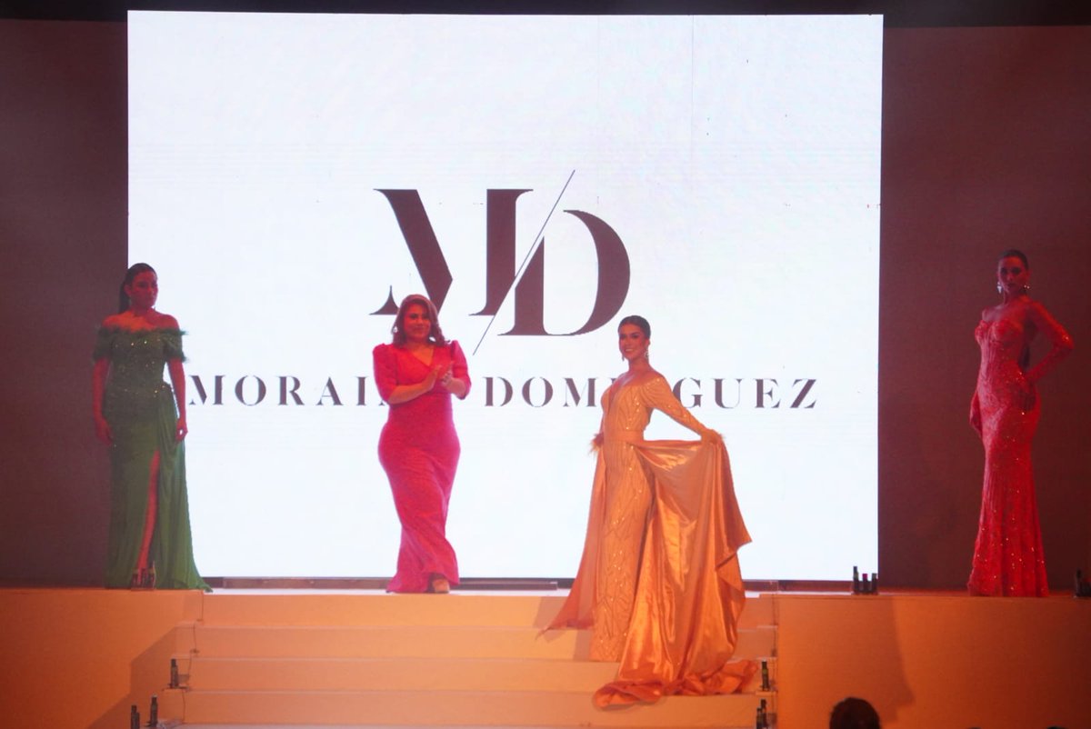 TVTenlinea's tweet photo. #DesfileDeModas👗✨ Al momento las representantes de #Centro, #Jonuta y #Macuspana engalanan la pasarela con los diseños de Moraima Domínguez https://t.co/m9XwK7tQsn