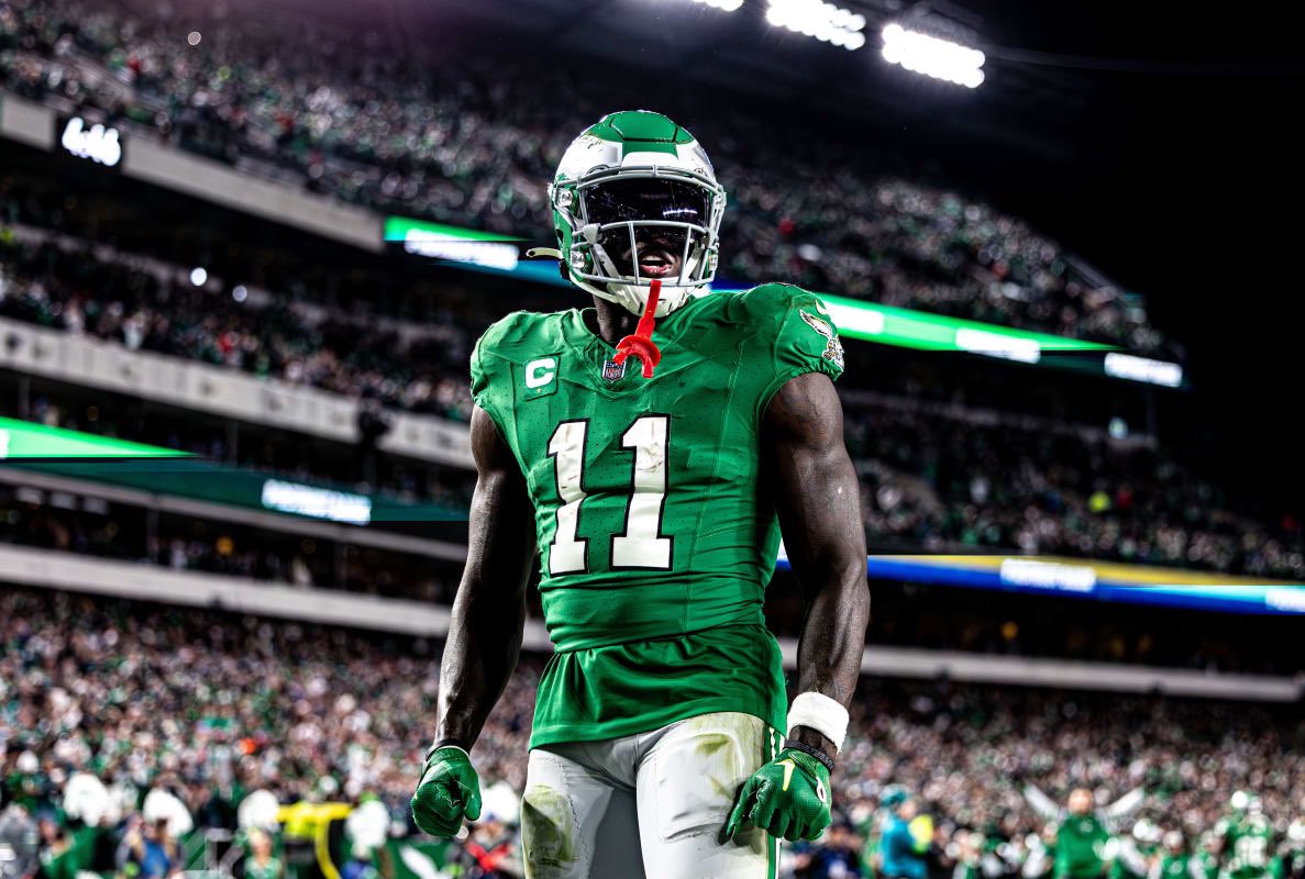 pheaglescentral's tweet photo. REPORT: The #Eagles have reportedly “shut down” every team trying to trade for star WR A.J. Brown and told teams that he is not available, says @AlbertBreer 

The trade rumors can come to an end. https://t.co/YRked3h05P