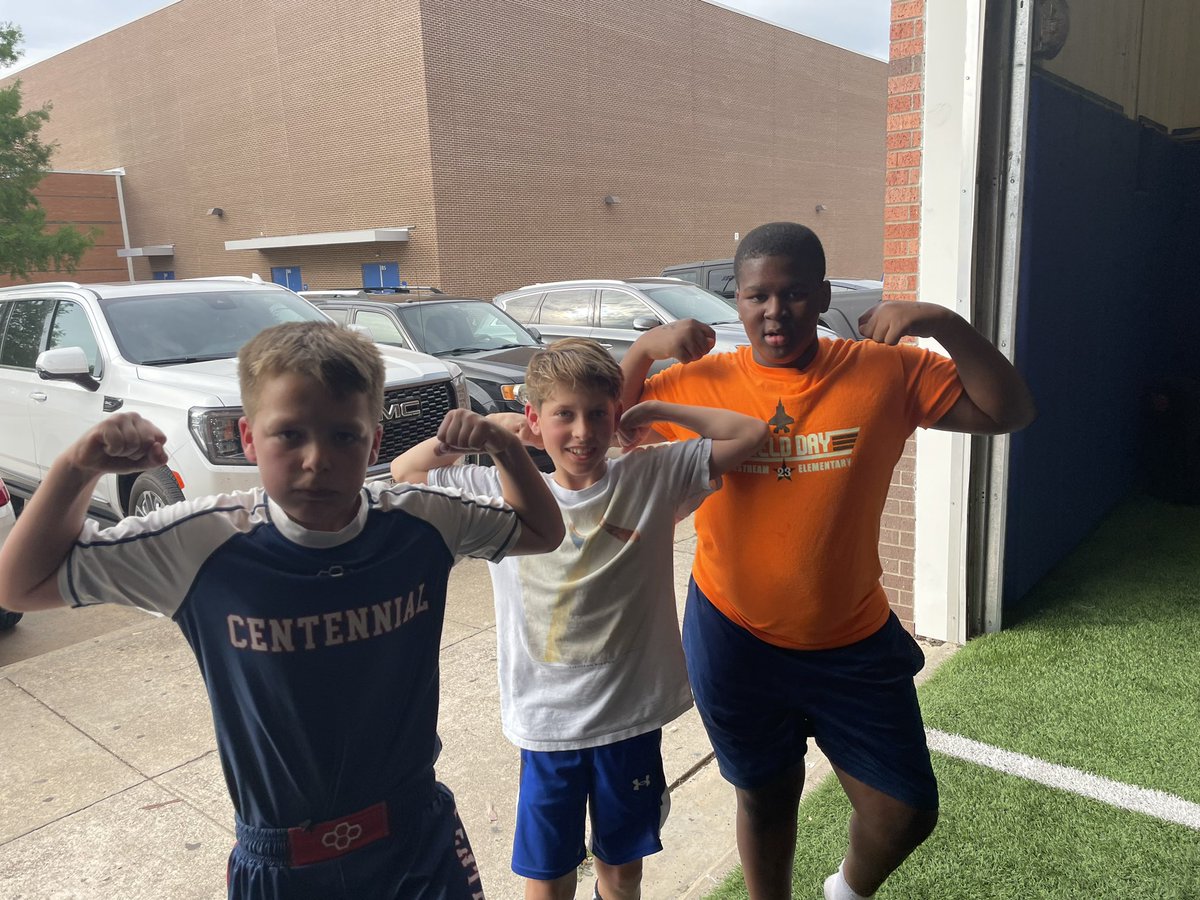 Cen10Wrestling's tweet photo. Middle School exhibition night at @frisco_hs was a huge success!!! Takedown competitions where everyone got to scrap!!!! The @WesterWildcats and @LawlerMS_FISD were everywhere! https://t.co/YKE1MGkkvp