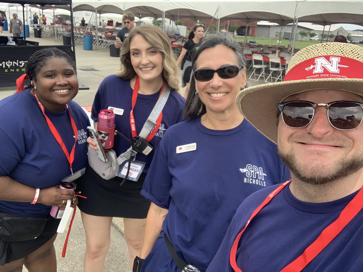 TheGrantOShow's tweet photo. 🎶 It’s the most CRAWsomest time of the year 🎶
#CrawfishDay was a huge success! Great job by @nicholls_spa as always for one of THE best days of the school year!
GREAT day to #BeAColonel! https://t.co/r70jIKOdN0