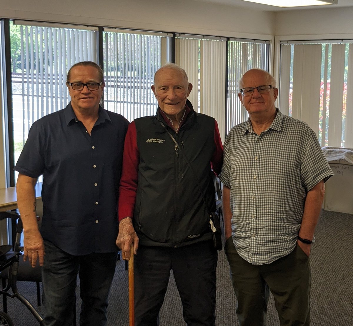 A little bit of history today. Three UC Davis Professors of Brewing Science. Center is the 1st Prof, Dr Michael Lewis, early 1960s to 1995, Right is 2nd Prof, Dr Charlie Bamforth, 1999 to 2018. Left is the 3rd Prof, Dr Glen Fox, 2019 to present. 🍻