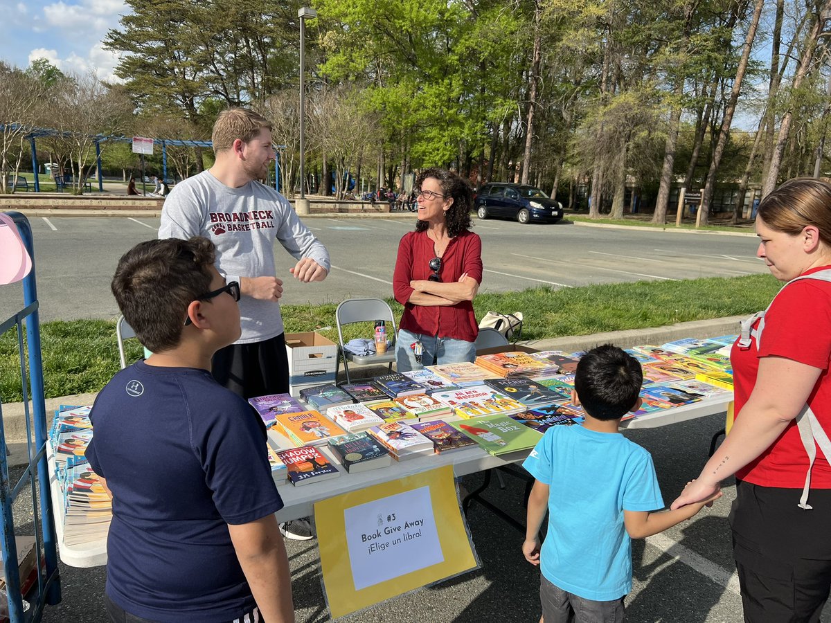 Thanks to @EverybodyWinsDC for a book distribution during today’s Family Kite Night! Building our home libraries one culturally responsive book at a time! #LeleckRocks