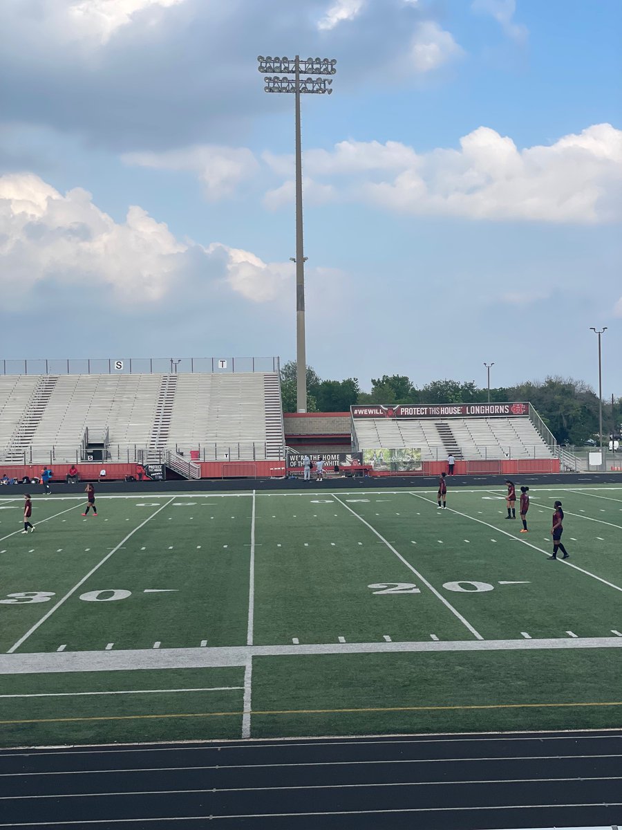 Great job to our girls soccer team! @BessieAthletics they defeated Reed 14-0. Way to go girls!! 

#GoLonghorns #Defeat #TTHL