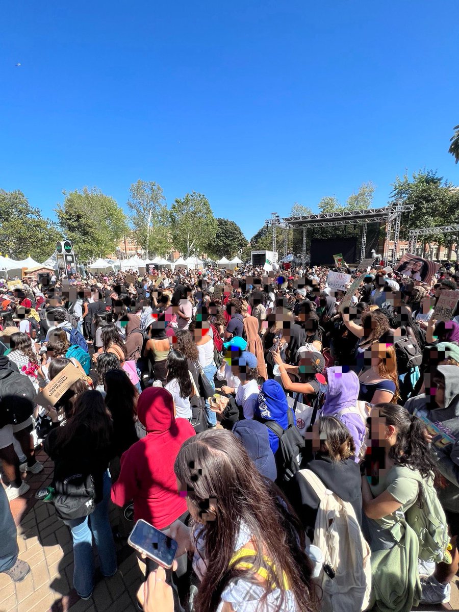 PplsCityCouncil's tweet photo. Over a thousand students out today at @USC to protest the school’s decision to not allow valedictorian Asna Tabassum to make a graduation speech. 

The students will not be quiet.
LET ASNA SPEAK! https://t.co/o3LJQQKIH7
