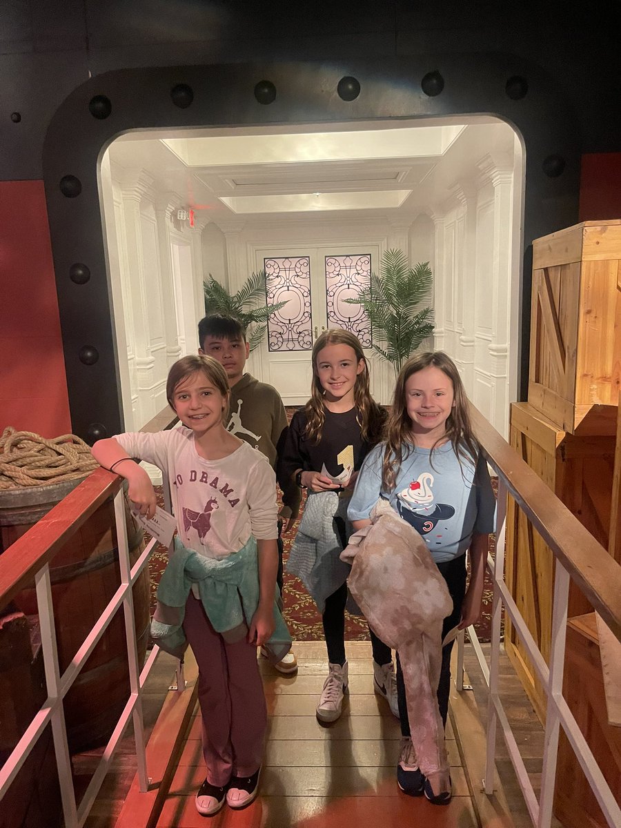 Miss Kennedy tweet media