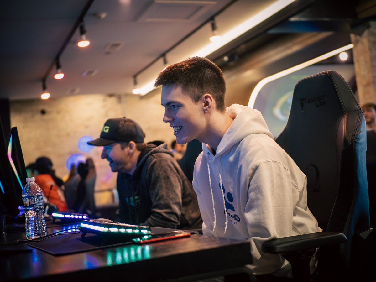 Block House tweet media