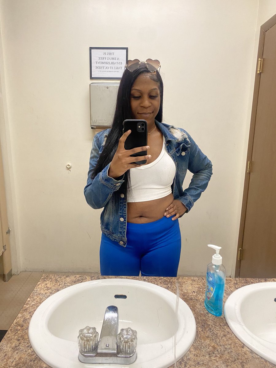 no_censor9's tweet photo. Happy #AnTAUversary to me! 💙🤍💛
#IKE #MOTS #MLITB🤘🏾🥳6️⃣🐢🌹 https://t.co/UWkYIJ75Mv
