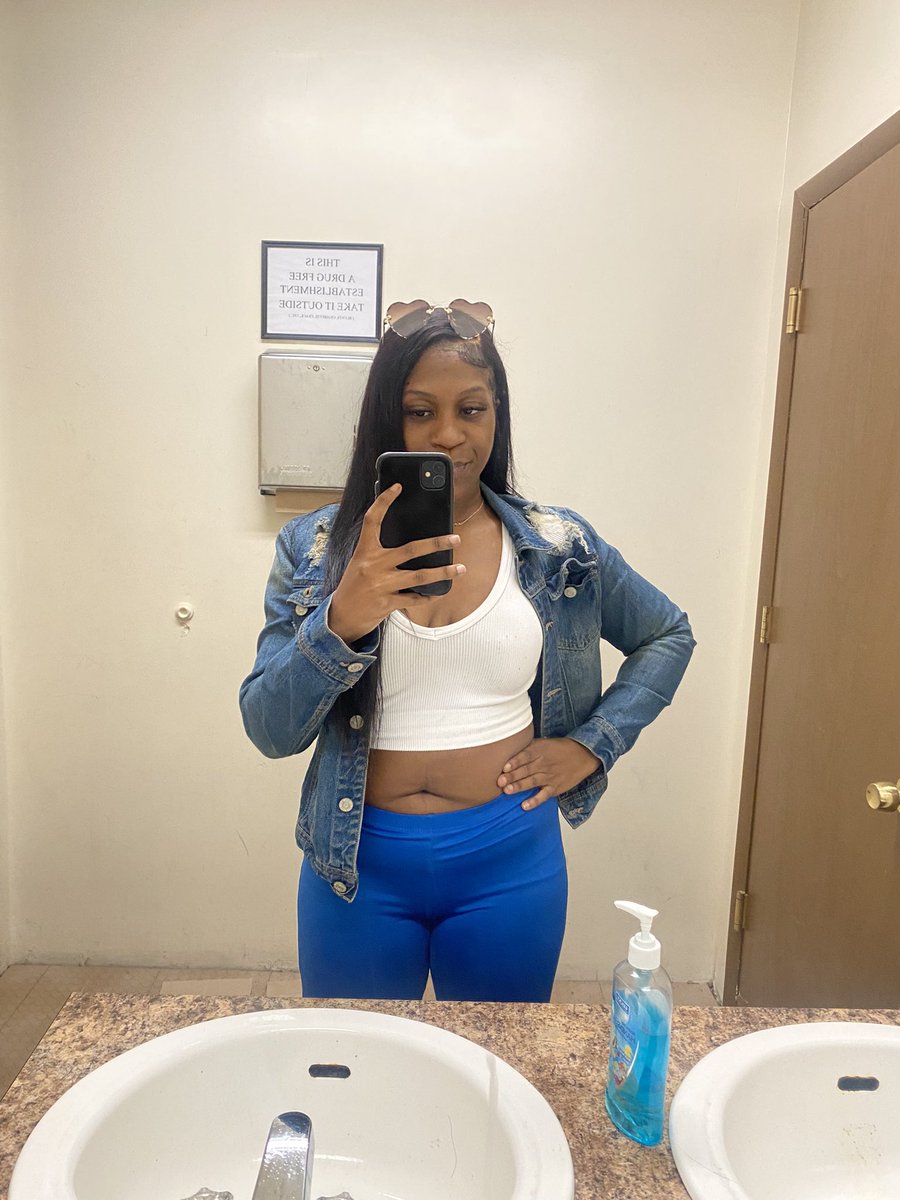 no_censor9's tweet photo. Happy #AnTAUversary to me! 💙🤍💛
#IKE #MOTS #MLITB🤘🏾🥳6️⃣🐢🌹 https://t.co/UWkYIJ75Mv