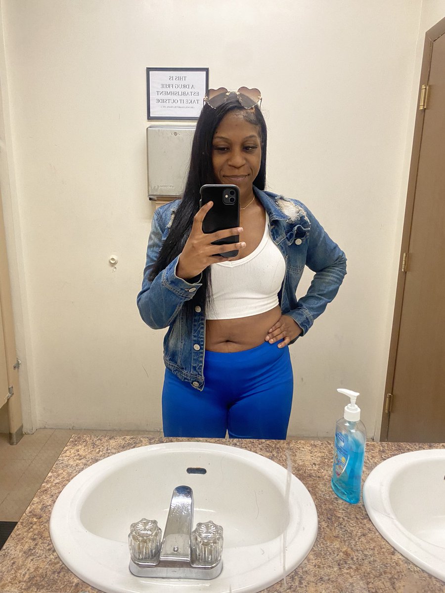 no_censor9's tweet photo. Happy #AnTAUversary to me! 💙🤍💛
#IKE #MOTS #MLITB🤘🏾🥳6️⃣🐢🌹 https://t.co/UWkYIJ75Mv