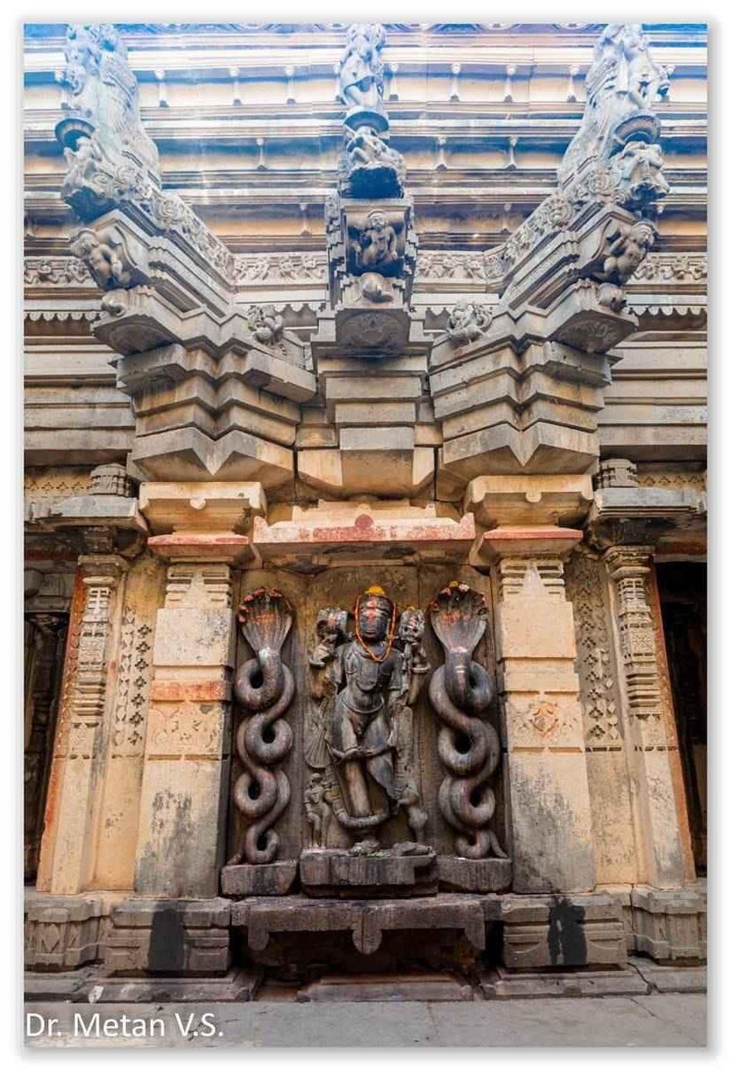 🕉 Stunning Naga Bhairava !
Ancient Shri Sangmeshwar Temple, Kudal Sangama , #Karnataka 🚩
#IncredibleIndia