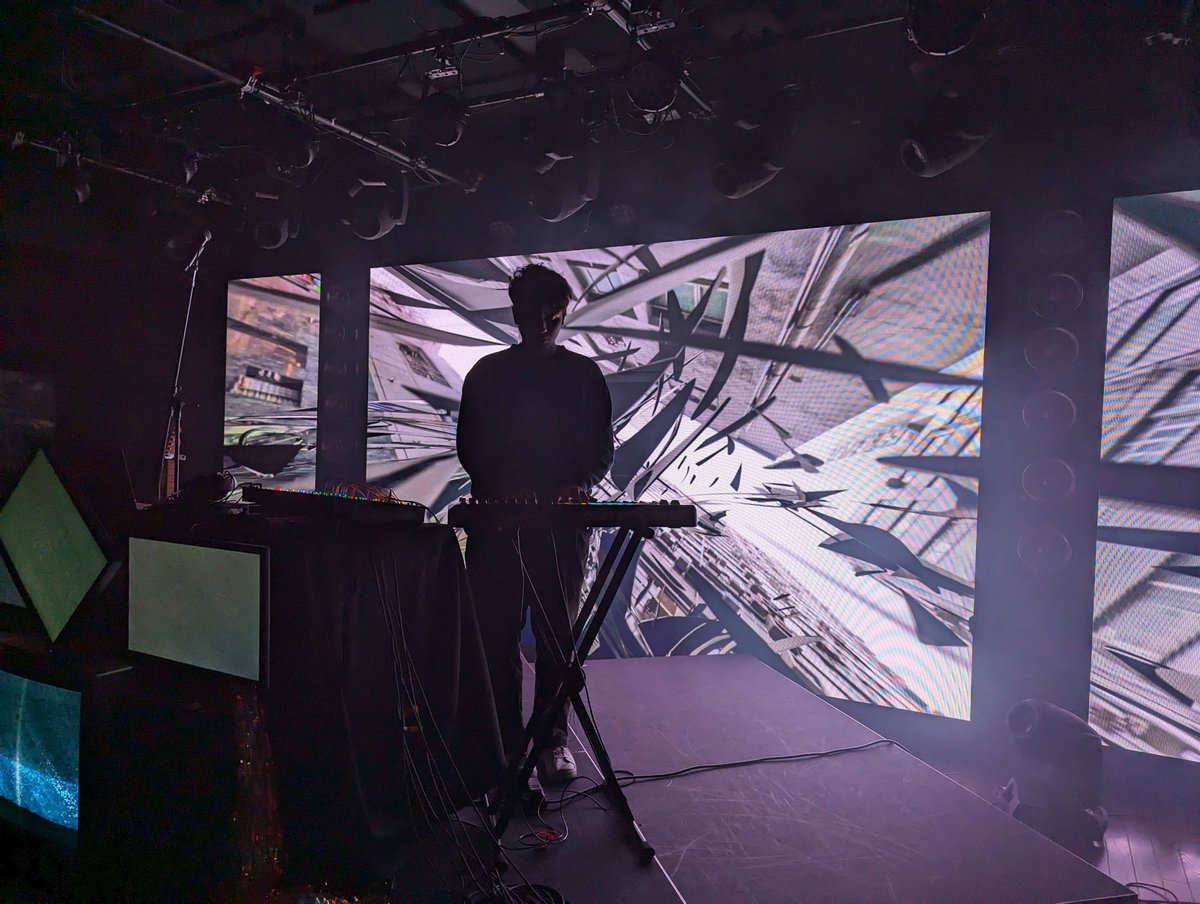 tomorrow
new york city

##heal-live

<a href="/acloudyskye/">acloudyskye</a>
@dove_xiii