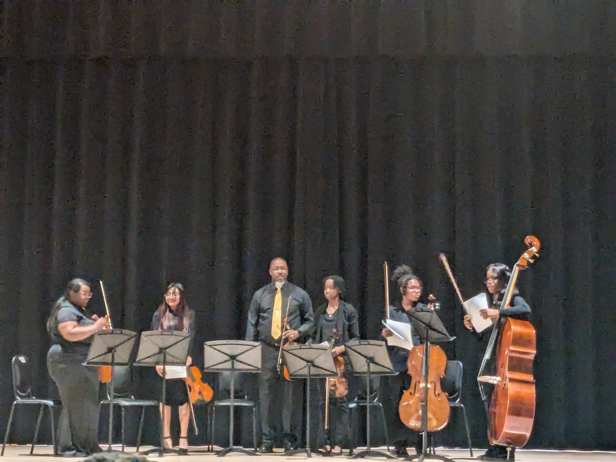 The HSHS string ensemble, concert band, and Jazz ensemble did a phenomenal job tonight at their spring concert. @dayonk3 has created such an amazing program. Thank you Springer Families for your support! @HSHS_Principal @HSHS_AsPBland @HSHS_AP_Parvaiz @HSHS_AP_Dunson