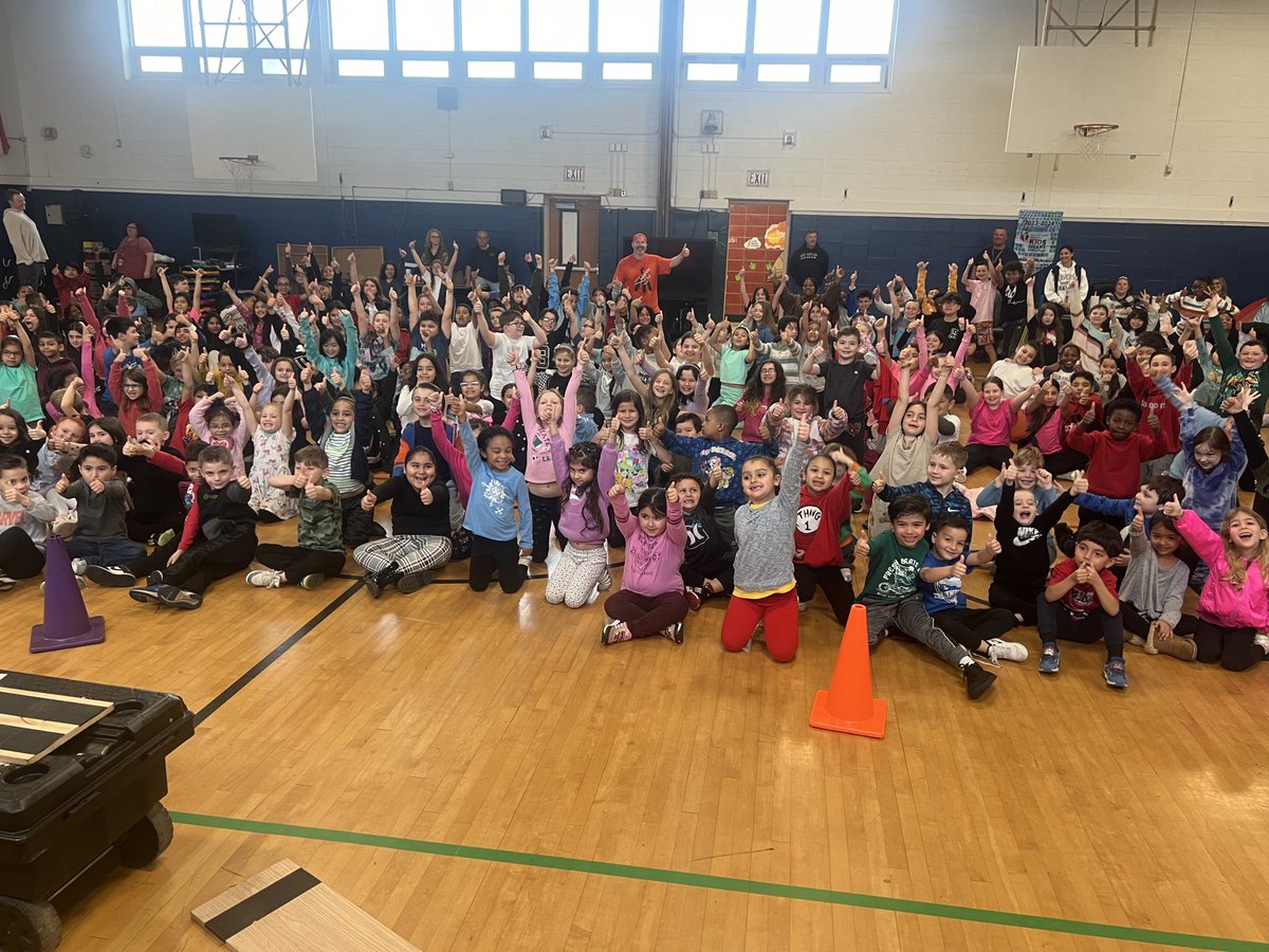 Amazing show by Jester Jim!!! Thank you Forest PTA!! We had a blast!!