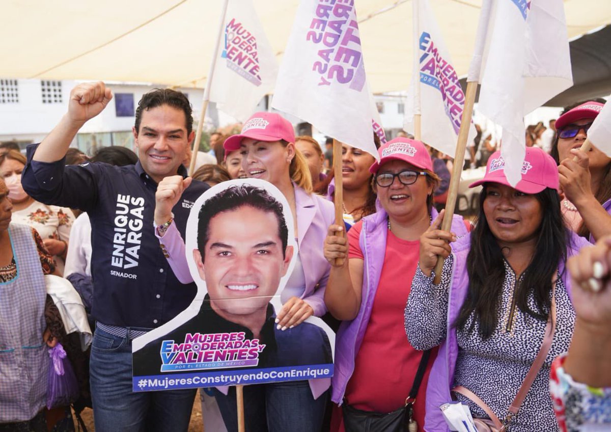EnriqueVargasdV's tweet photo. Muchas gracias a mis amigas de @EV_EdoMex por su apoyo y acompañamiento en las giras que estamos realizando por el Estado de México. 

Como Senador de la República, seguiré trabajando a favor de las niñas y mujeres. 

#VargasXEdomex 
#VargasSenador https://t.co/r07rXMmUSY