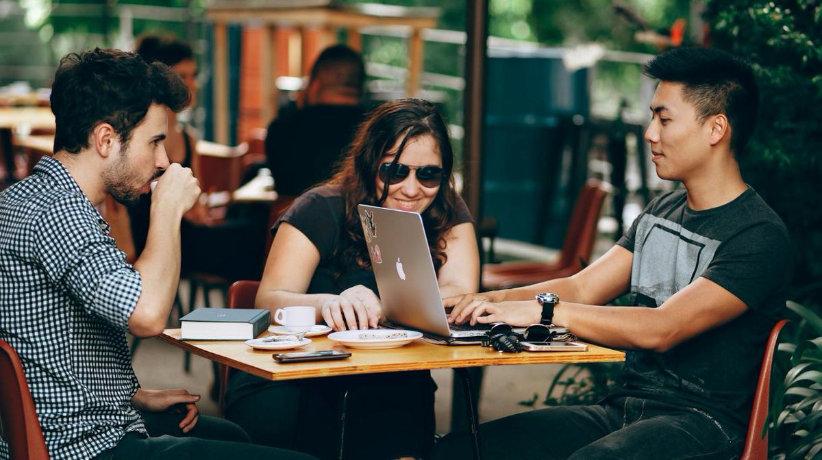 AdriFormoso's tweet photo. Nearly half of companies have revised policies to address travel by remote or hybrid employees, according to a January survey by @GBTA. Read on to learn the top focus areas to address travel for remote and hybrid employees. https://t.co/z8MGEsaDjg https://t.co/SQiLMjvORw