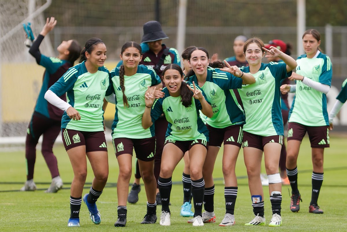 Mexican National Team tweet media