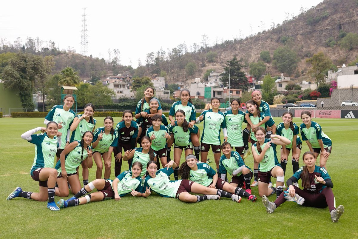 Mexican National Team tweet media