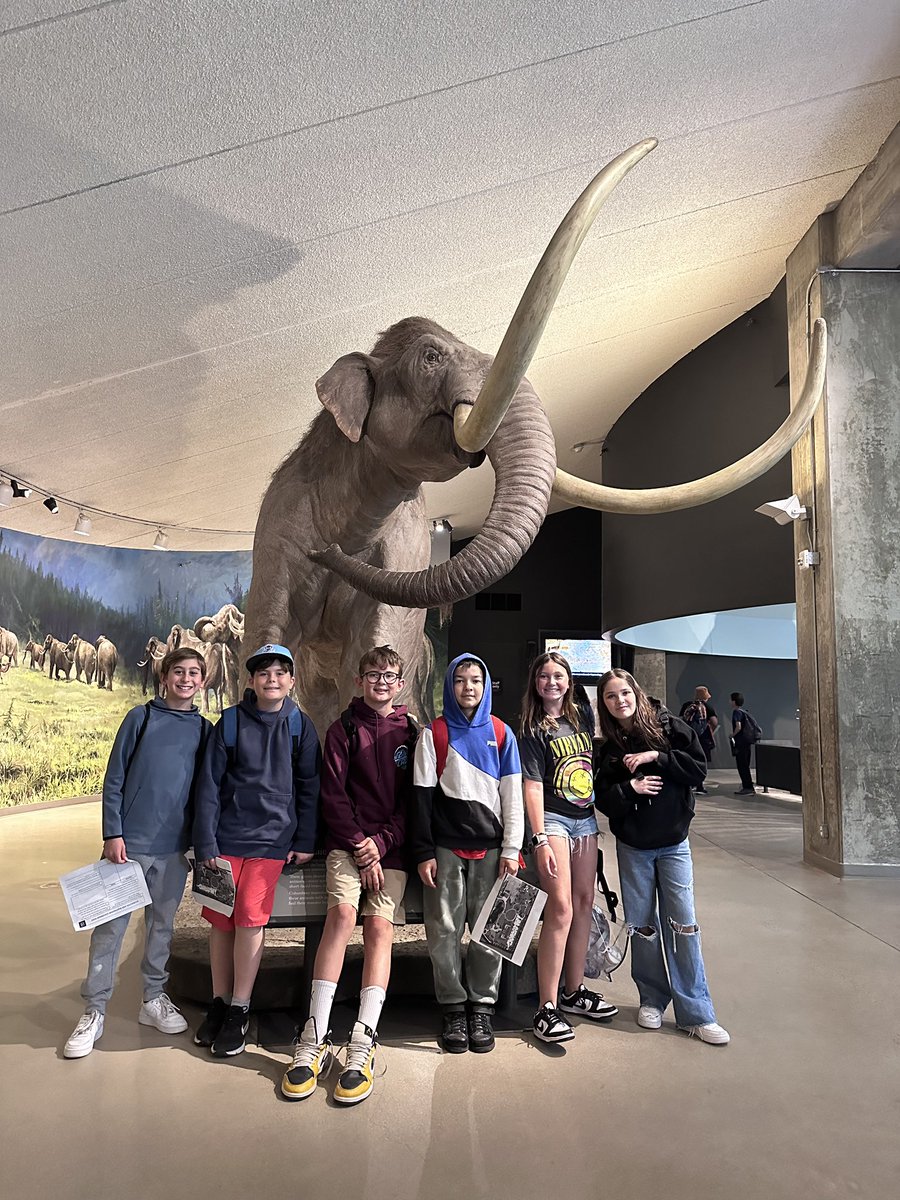 RRinaldi711's tweet photo. A day at the La Brea Tar Pits! @AEWrightMS @GATEatAEWright #lvusd https://t.co/GljNbnHetR