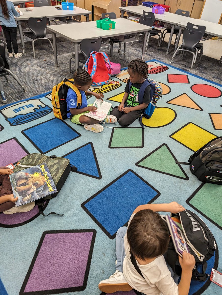 Lastly, what a great way to end the day by having partner reading during dismissal time!📚 They loved taking turns reading to each other! 📙📘📗📕#icantreadbutiwilltrymyhardest 😂🥹 #caughtyoureading 🤗@SheridanCFISD @CFISDPK1