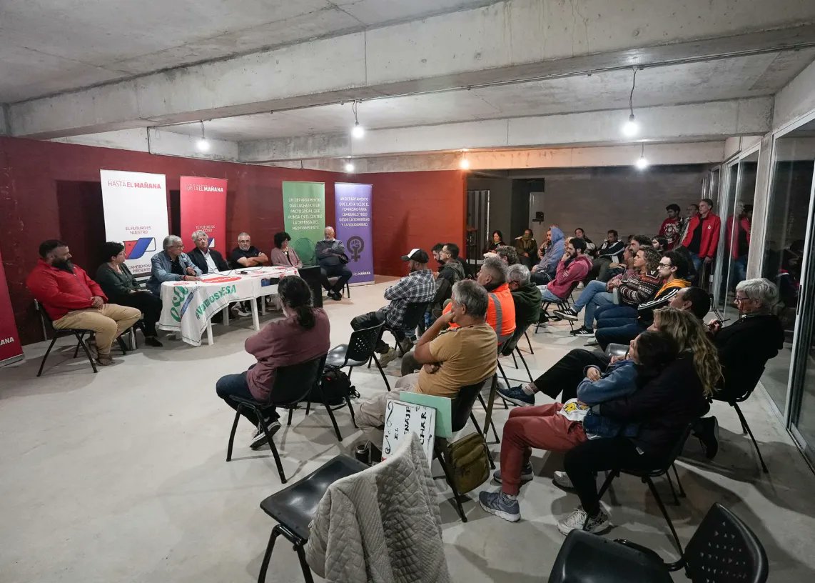 MicheliniRafael's tweet photo. Con mucho entusiasmo, hoy en Maldonado, la 99000 se incorporó formalmente al Espacio Hasta el Mañana.
Unidad y amplitud! #VamosxESA🔴🔵⚪🌹
#AlFrenteConCarolina
@Hastaelma https://t.co/KQeLldHSb7