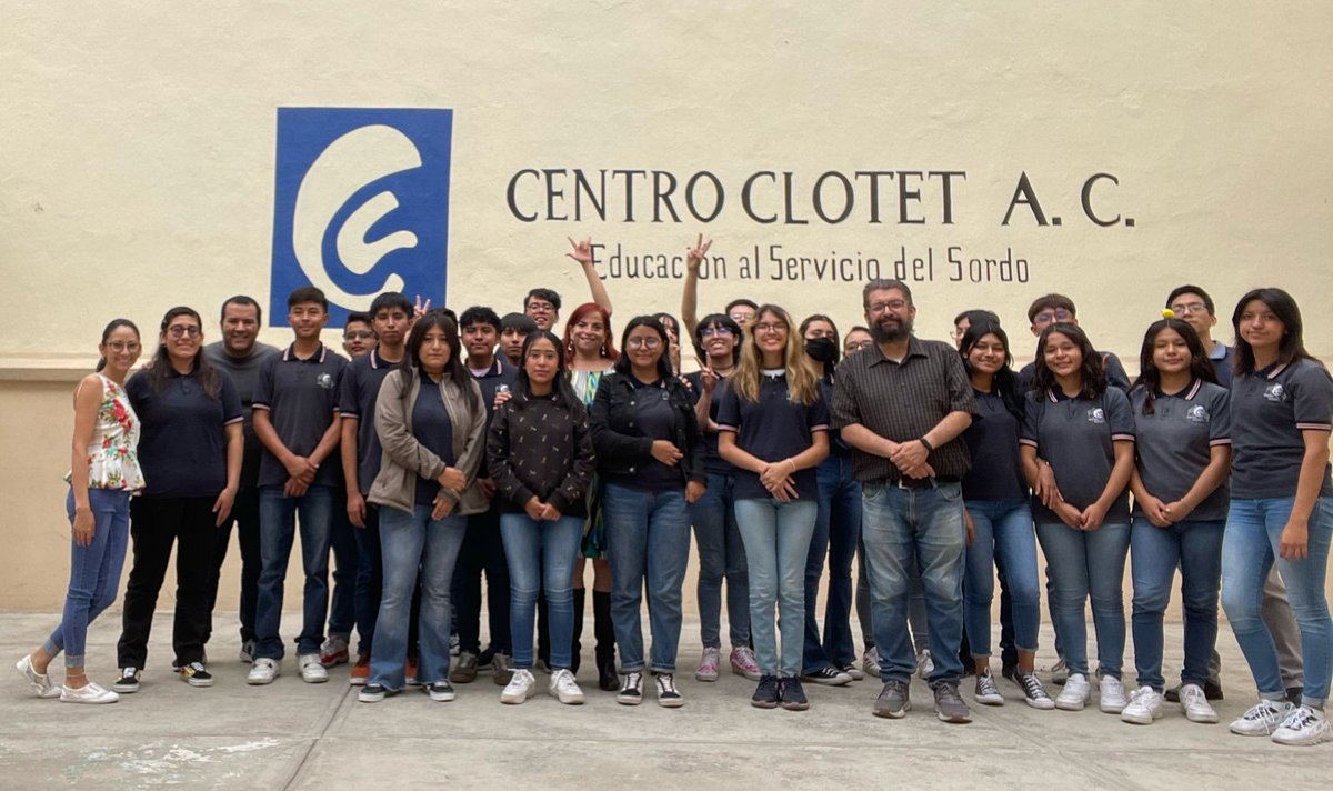 Agradezco de corazón al Centro Clotet por la oportunidad de compartir con estudiantes inspiradores. Su dedicación a la educación inclusiva es admirable. ¡Juntos avanzamos hacia un futuro inclusivo! #LiderazgoSordo #LSM #Sordo #DiscapacidadAuditiva