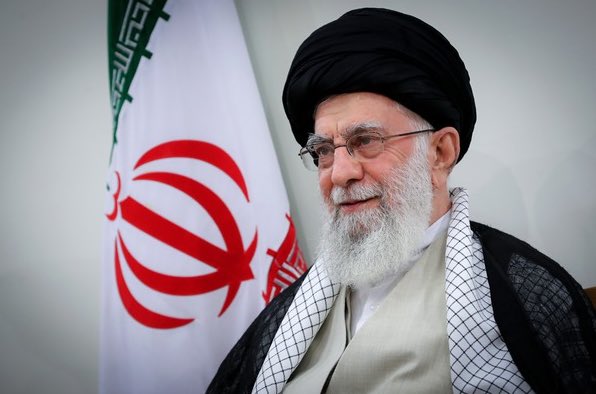 MaximusExo's tweet photo. 🚨🇮🇷 #ULTIMAHORA  EXPLOSIONES EN IRÁN, SIRIA, BAGDAD - NO CONFIRMADO QUE SEAN DE ISRAEL

Medios iraníes: Se escucharon 3 explosiones enormes en Isfahán, al sur de Teherán. Esta ciudad alberga una de las principales instalaciones nucleares de Irán.

Las otras explosiones ocurrieron en la Gobernación de As-Suwayda, al sur de Siria, en el área de Bagdad y en la Gobernación de Babilonia, en Irak.

Fuente: Sky News Arabia